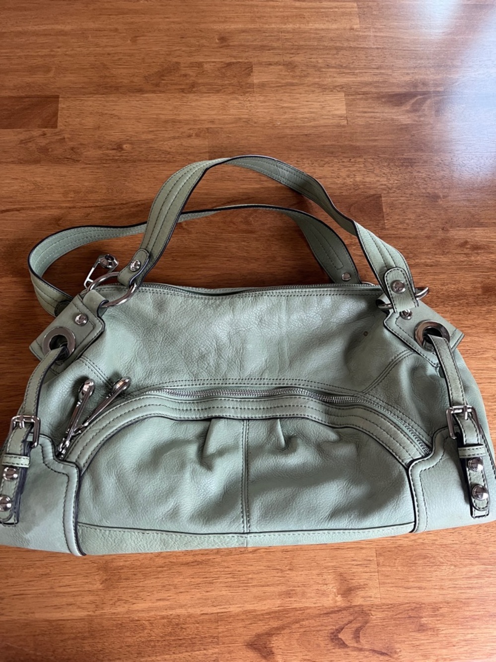 B. Makowsky genuine leather shoulder bag